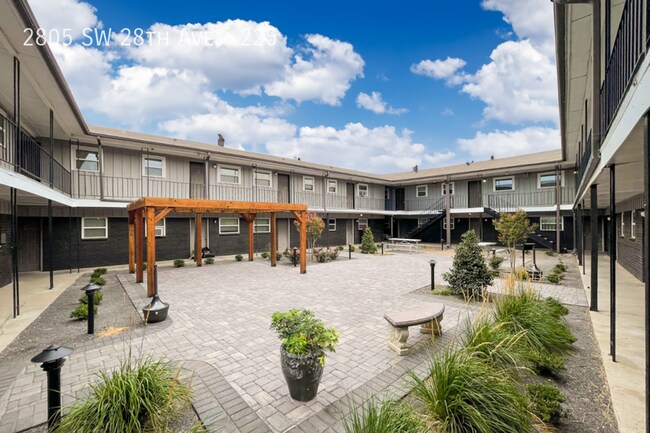 Building Photo - 2805 SW 28th Ave