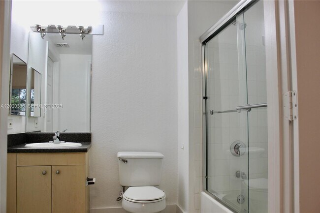 Building Photo - 2548 Centergate Dr