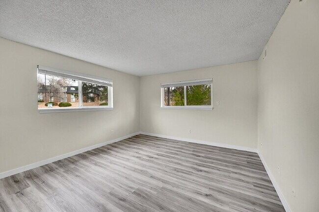 Building Photo - $1,650, 2-bed, 1 bath, located in Centennial