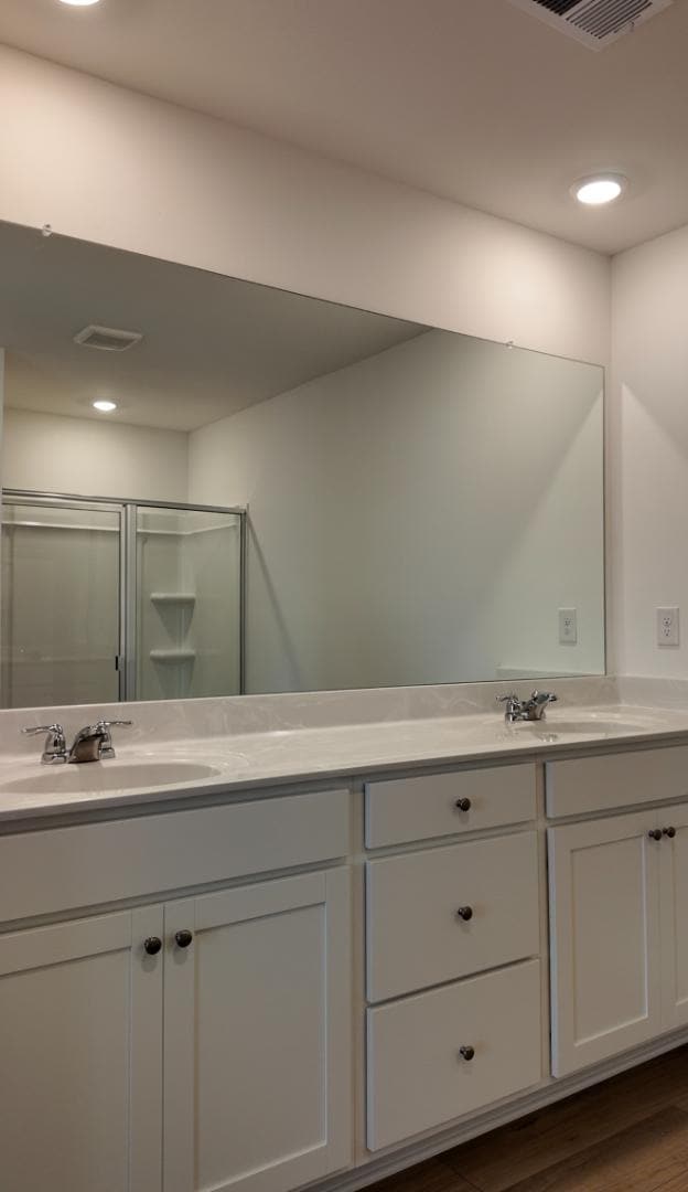 Building Photo - 136 Market St