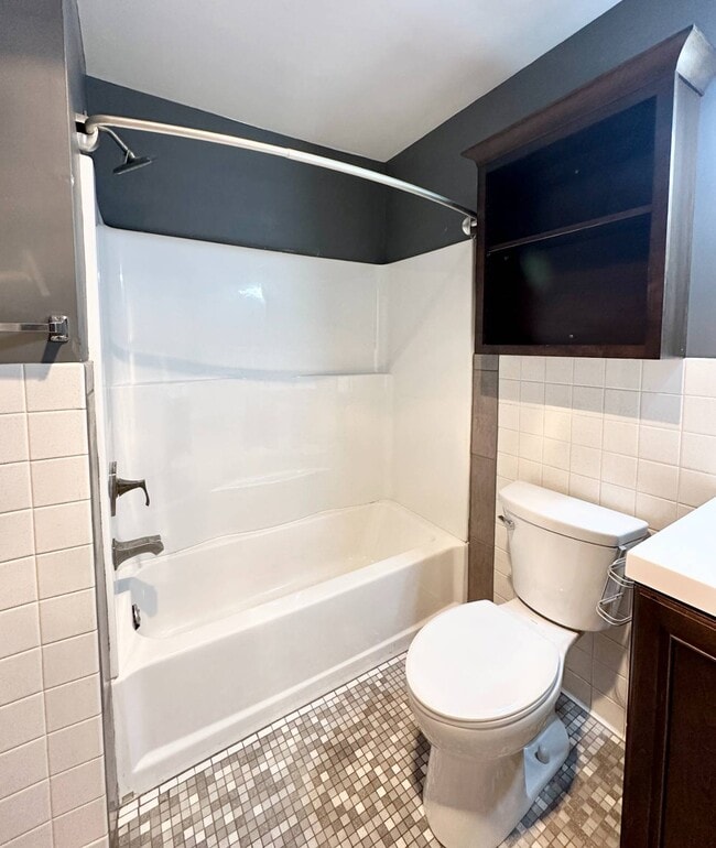 Building Photo - 222 S Ten Broeck St