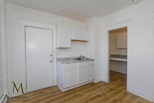 Building Photo - 528-532 Union Street