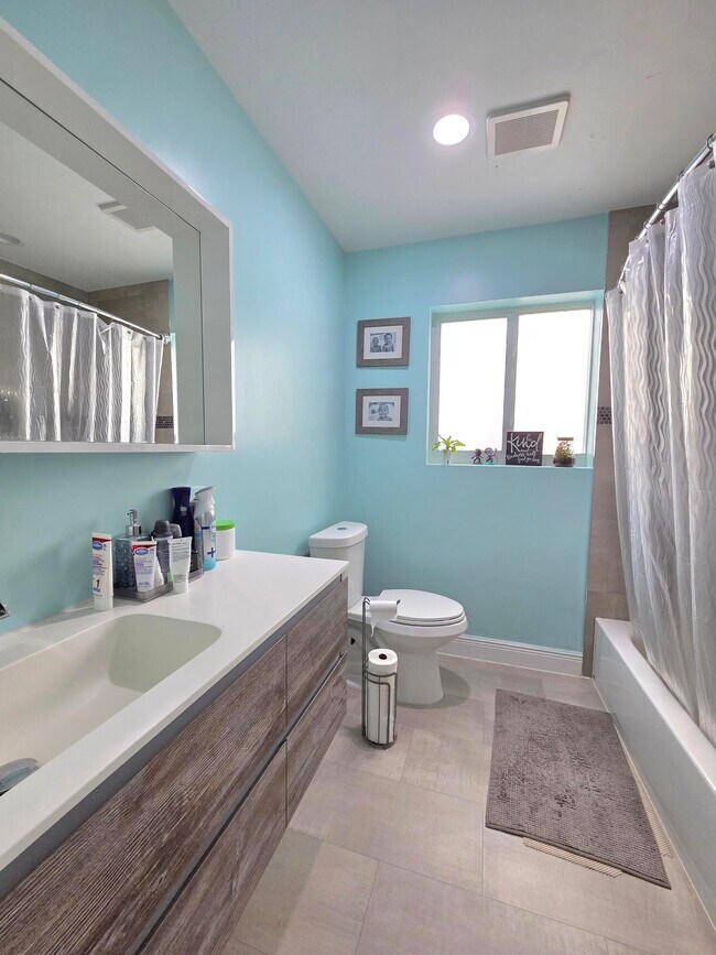 Building Photo - 8730 NW 17th Ct