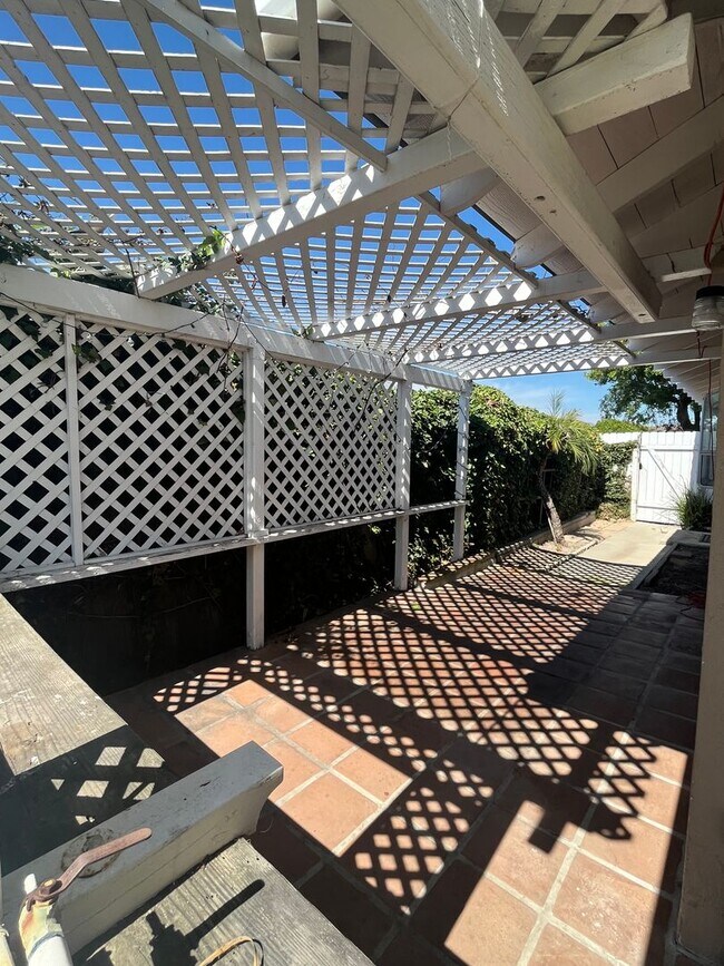 Building Photo - Ocean view Shorecliffs 3 bedroom 2 bath si...