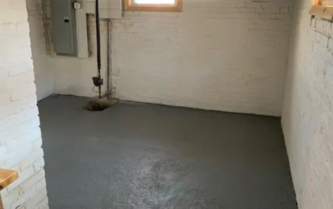 Building Photo - 72 Russell St