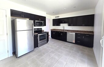 Building Photo - Stunning remodeled 3-bedroom home