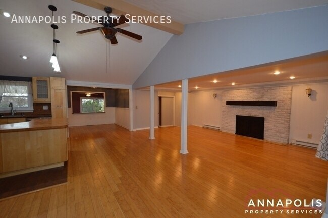 Building Photo - 1066 broadview drive