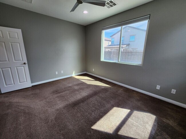 Building Photo - Beautiful Single Story 3 Bedroom close to Cadence