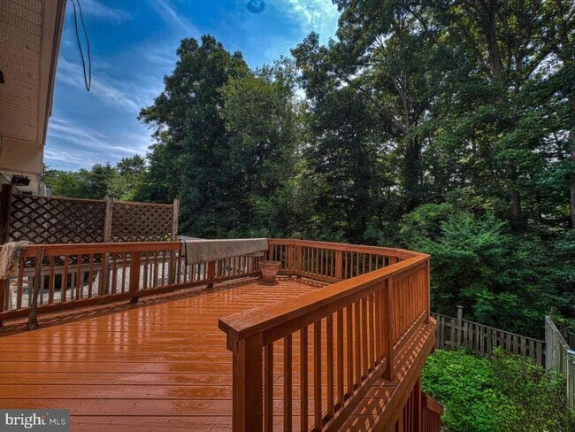 Building Photo - 8112 Parkdale Ct
