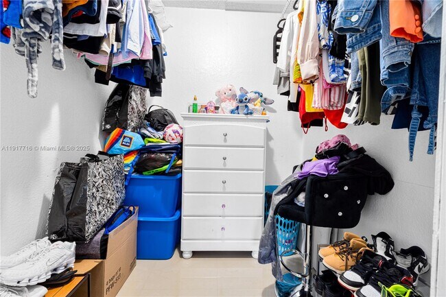 Building Photo - 7419 SW 152nd Ave