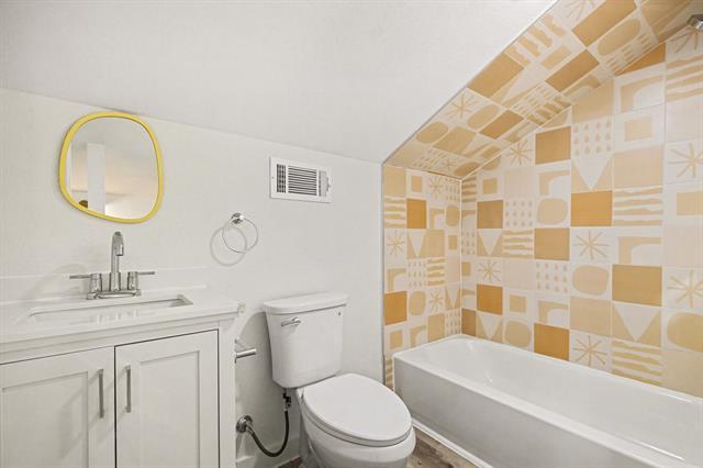 Building Photo - 5318 Trentman St