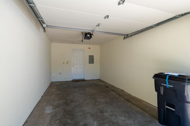 Building Photo - 4401-4403-4403 Cheryl Ct