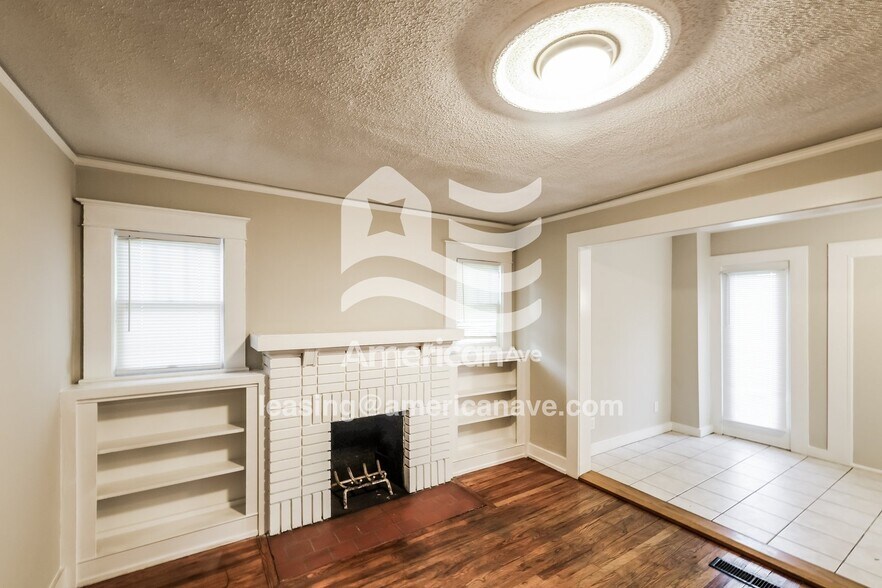 Building Photo - 8214 8th Ave S