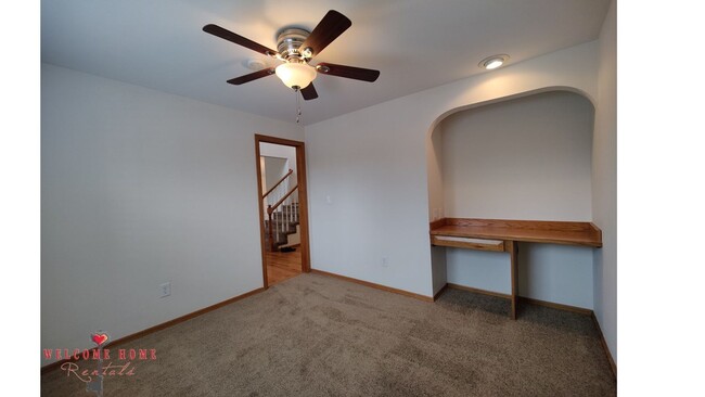 Building Photo - Beautiful open floorplan in amazing Steilacoom!!  All appliances included, large yard!!