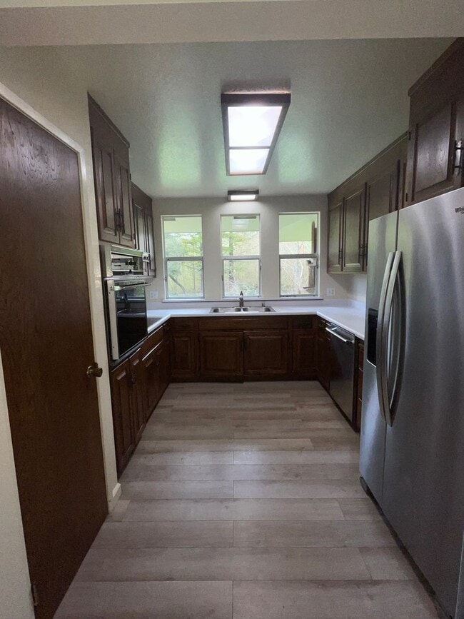 Building Photo - 1138 square feet Private Two bedroom, two bath upgraded home on 4 acres, 1 car garage, chicken co...