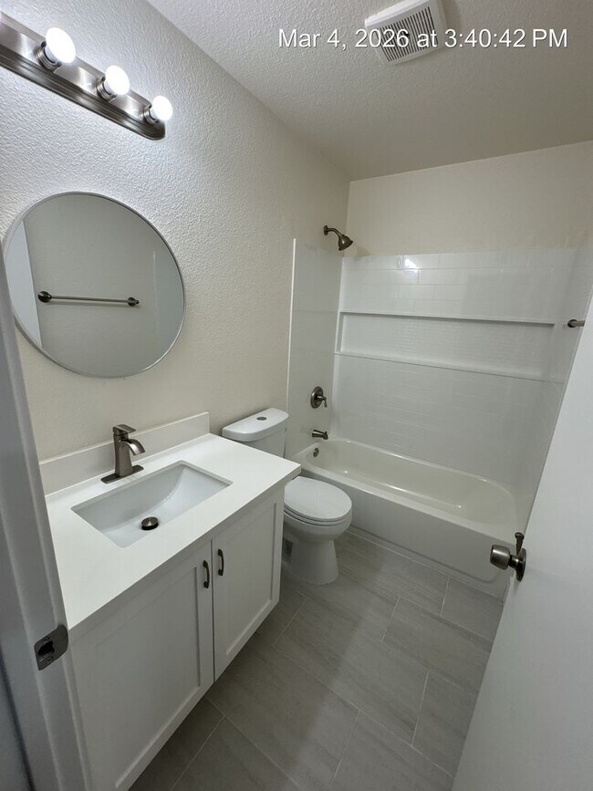 Building Photo - $500 OFF 1st Month Rent!! Upstairs Unit!!! Move in Ready!