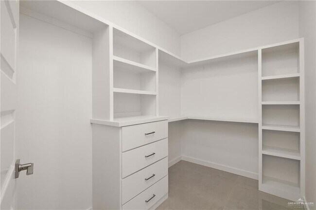 Building Photo - 614 Sonny Dr