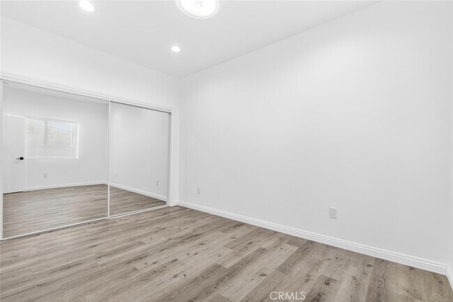 Building Photo - 10863 Nettleton St