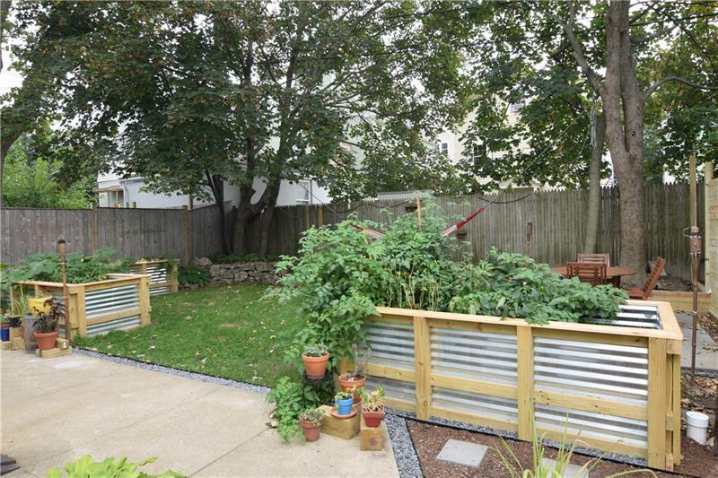 Back Yard 3 - 9 Tyler St