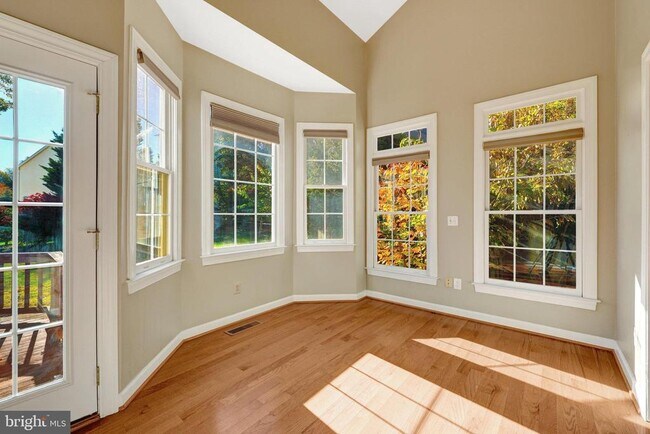 Building Photo - 47001 Smithwood Ct