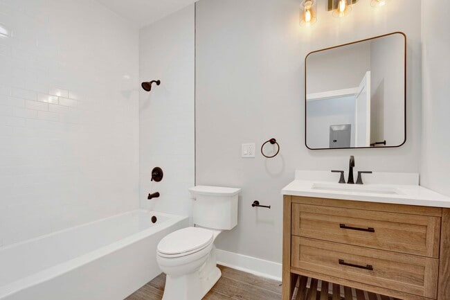 Building Photo - 1956 W 21st Pl