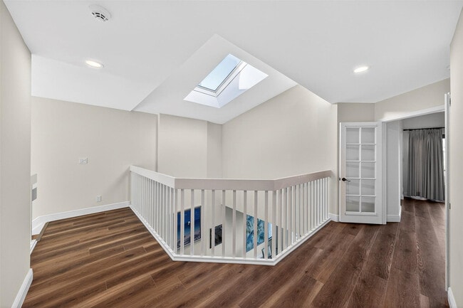 Building Photo - 1505 SE 11th St