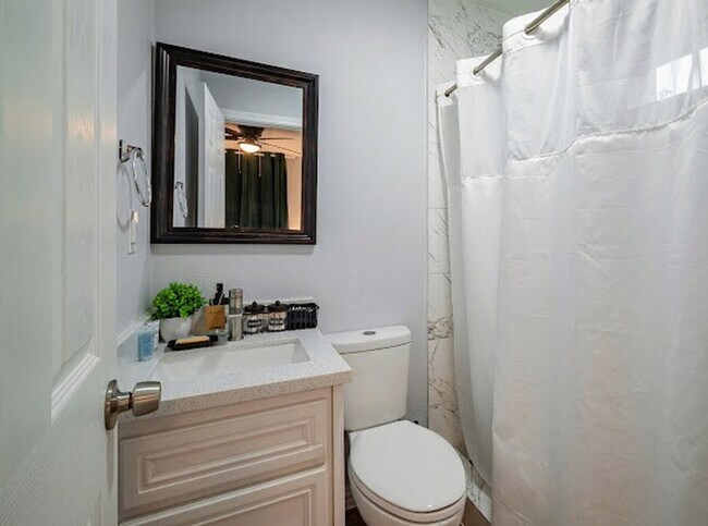 Building Photo - 3601 Anita St