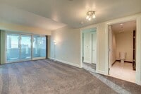 Building Photo - Sky 607-Stunning 2Bd/2Ba Residence
