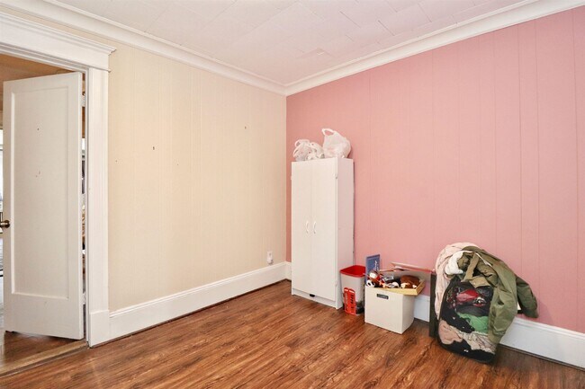 Building Photo - 704 Washington St