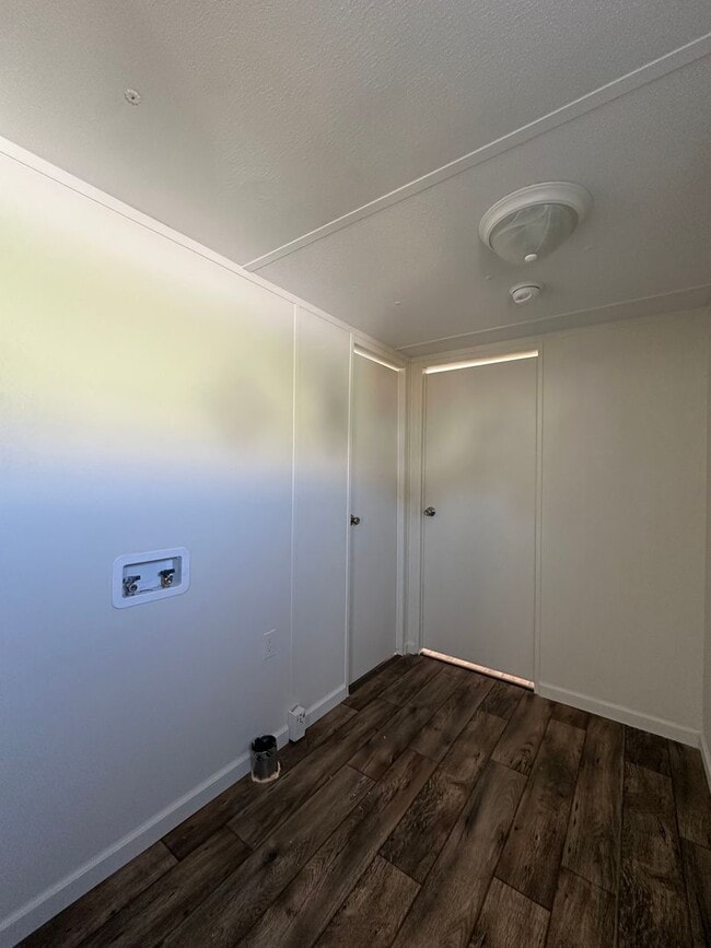 Building Photo - 1305 13th St