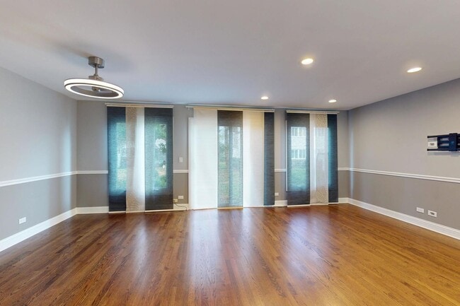 Building Photo - 333 Redwing Dr