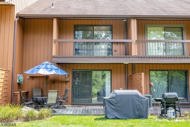 Building Photo - 25170 Westview