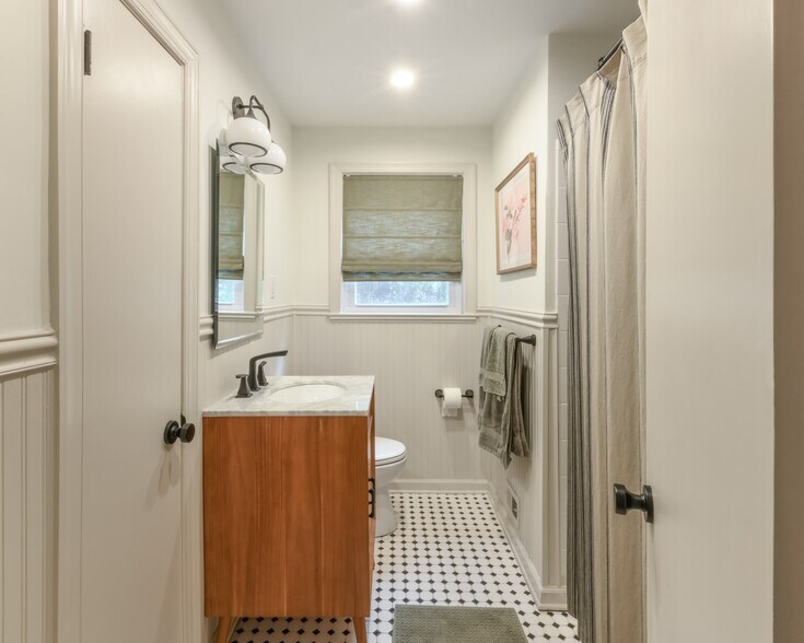 Building Photo - 29 Oak Forest Dr