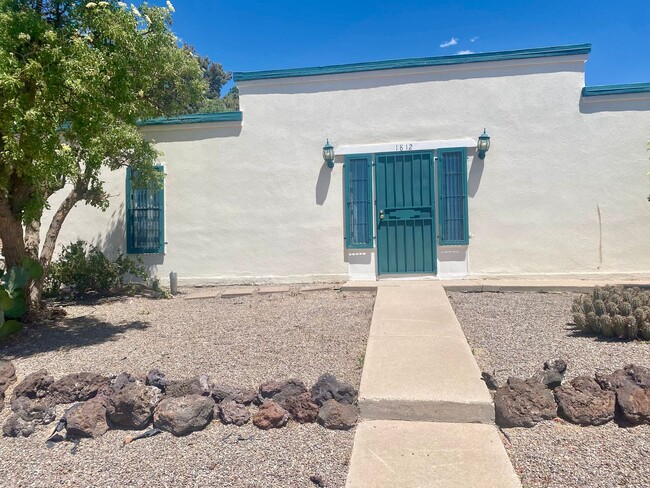 Primary Photo - 1812 Pomona Dr