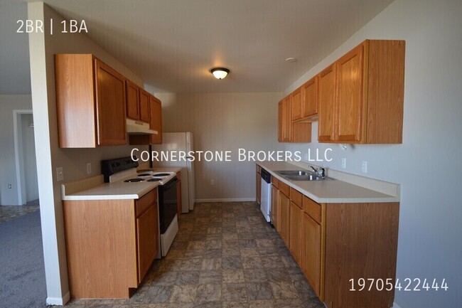 Building Photo - Comfortable Updated Two Bedroom Apartment!