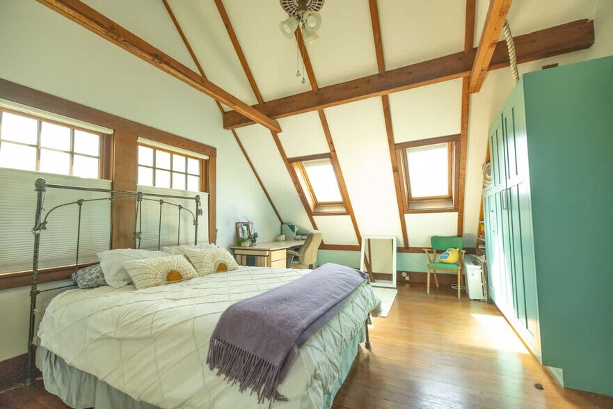 Building Photo - 364 62nd St