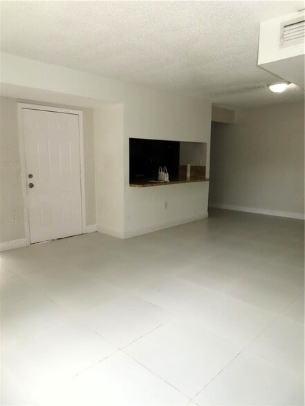 Building Photo - 13894 SW 65th Ter