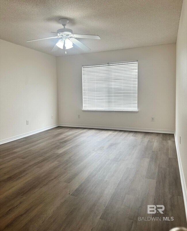 Building Photo - 2700 Hampton Park Cir