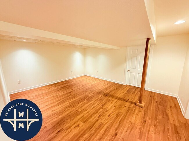 Building Photo - 12400 Elmhurst Pkwy