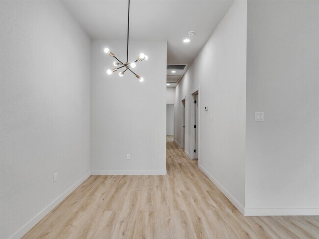 Building Photo - 9707 Cargill St