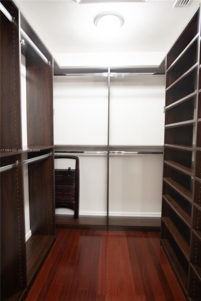 Building Photo - 3160 Peachtree Cir