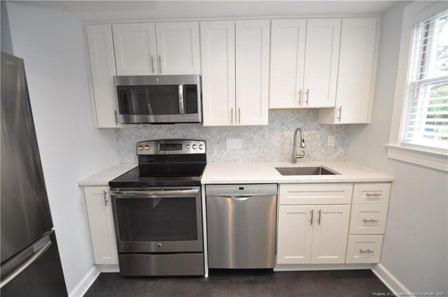 Building Photo - 1008 Nichols Dr