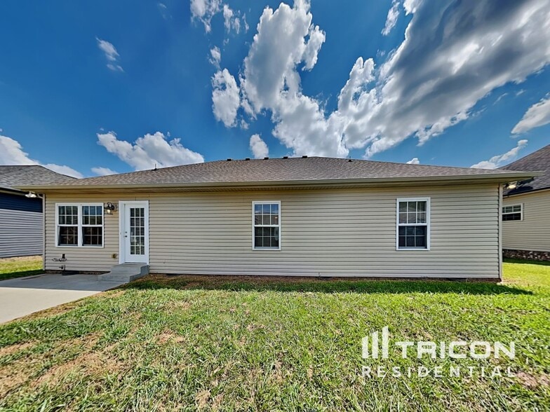 Building Photo - 325 Brandywine Ln