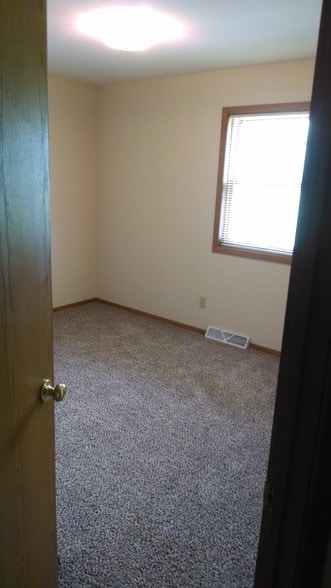 Building Photo - 5750 Jefferson Rd