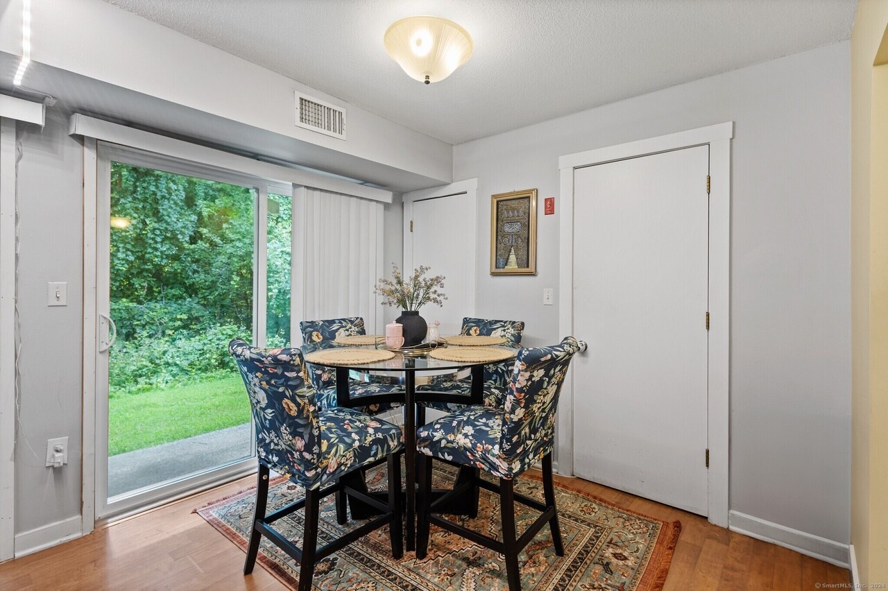 Building Photo - 59 Brookwood Dr