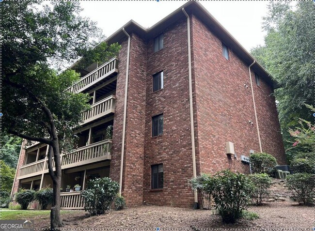 Building Photo - 174 Talmadge Dr