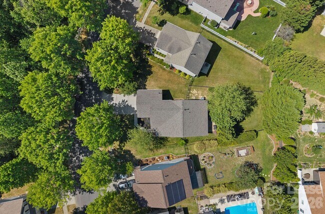 Building Photo - 1626 Hammond Dr
