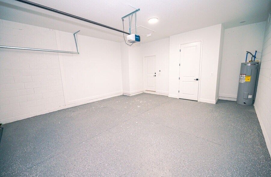 Building Photo - 1103 Saint Tropez Ct