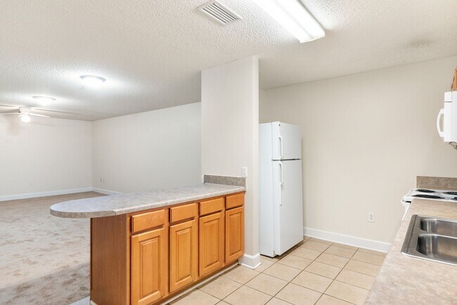 Building Photo - 22577 Mattingly St