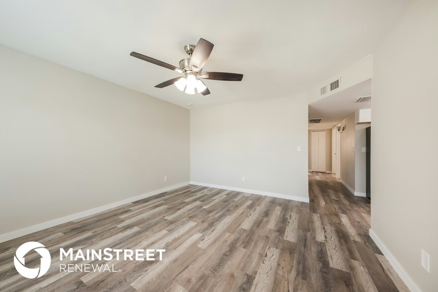 Building Photo - 318 W 18th Ave